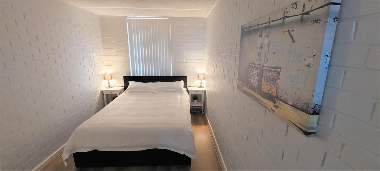 Sky High On Arundel - Central Fremantle Apartment ภายนอก รูปภาพ